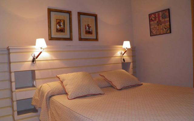 Apartaments Sant Jordi Comtal 33