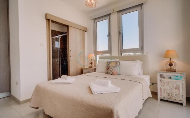 Dream 3bdr villa with private pool near the beach!