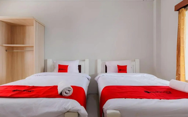 RedDoorz near Taman Rekreasi Selecta