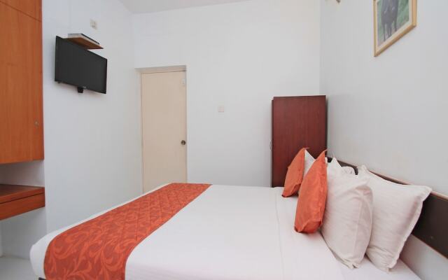 OYO 1356 Hotel Gokulam Compact