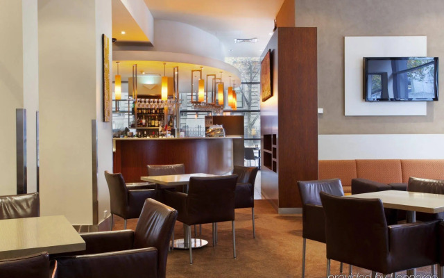 Hotel Indigo Melbourne on Flinders by IHG