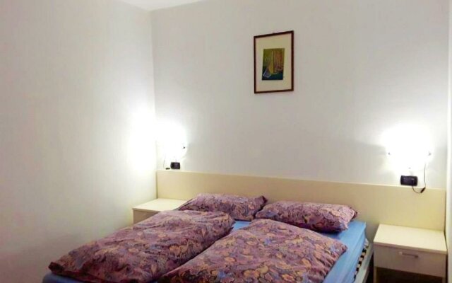 One bedroom appartement with furnished balcony at Prabione 8 km away from the beach