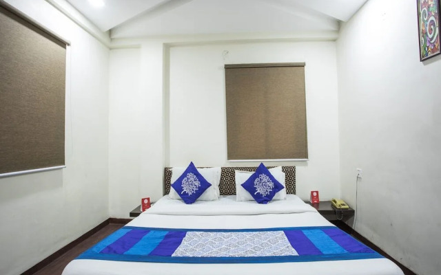 Hotel Dawar Regency by OYO