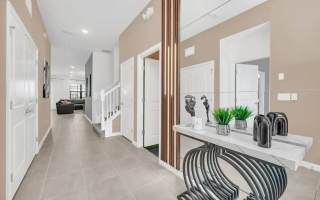 5890high 12 Bedroom Villa