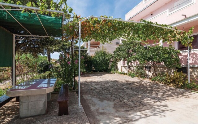 Amazing Apartment in Sv.filip i Jakov With 2 Bedrooms