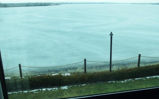 Best Western Plus Lake Front Hotel