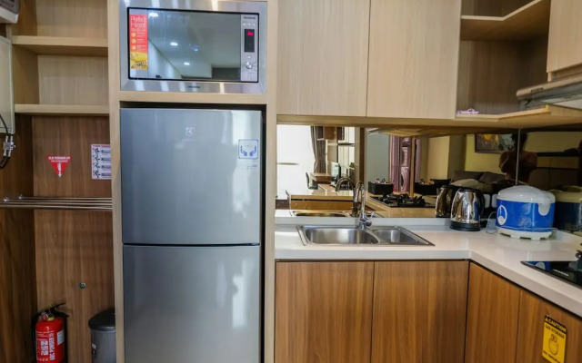 Strategic Location 2Br Gallery West Apartment