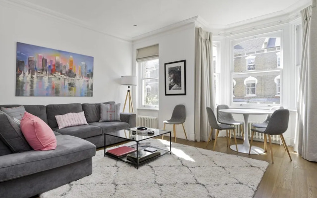 4-bed Flat With Amazing Balcony Views