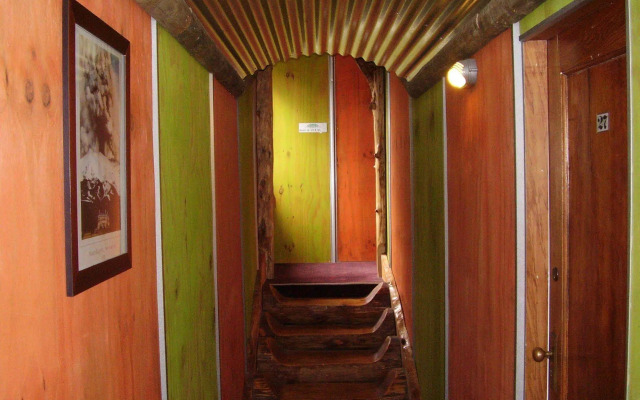 The Crossing Backpackers