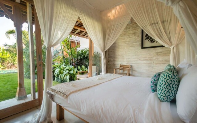 Luxury 12 Bedroom Villa With Private Pool, Bali Villa 2027