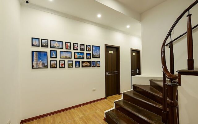 OYO 332 Moon Villa Hotel