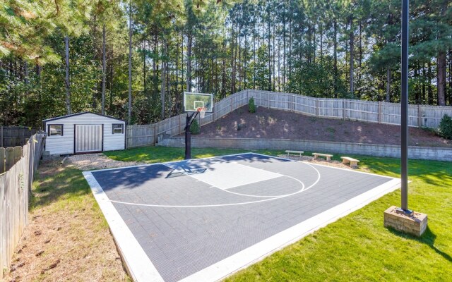Basketball Court Cozy 3 BR in Decatur