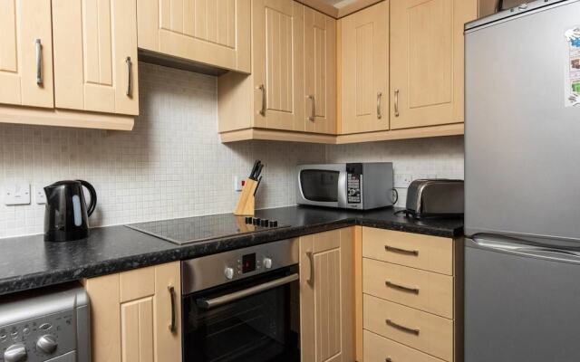 Top Floor Apt Near City Centre