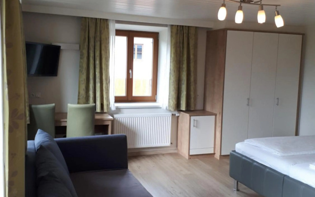 Pension Kreuzinger, 5310 Tiefgraben