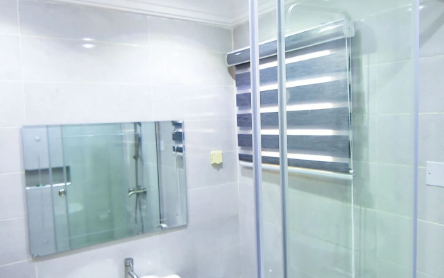 Pearl Gate Hotel