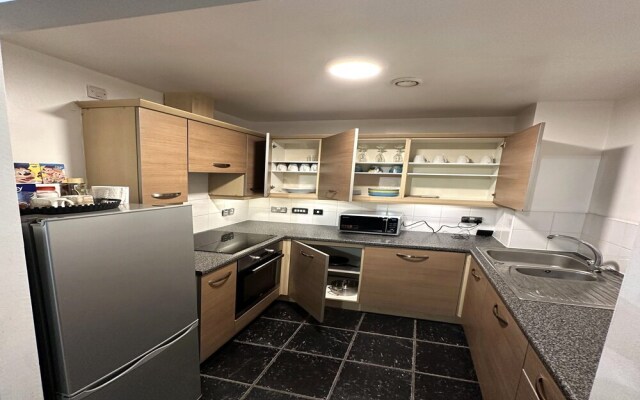 Urban Oasis 2-bed En-suite Apt in Birmingham