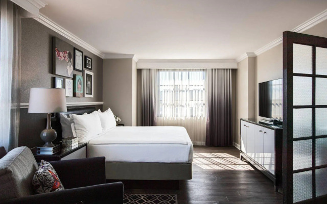 The Lindy Renaissance Charleston Hotel