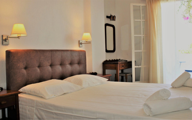 Artemis Santorini