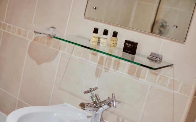 Base Serviced Apartments - Cumberland Apartments