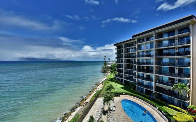 Hololani Resort