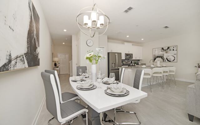 4 Bedroom Storey Lake Vacation Home