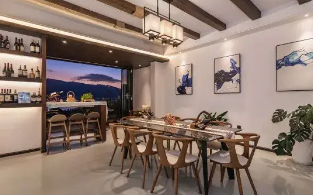 Dali Junbo Tea Yun Theme Seaview Homestay