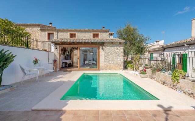 ES PUJOLS - Chalet with terrace in Campanet. Free WiFi