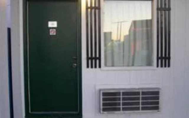 Budget Deluxe Motel