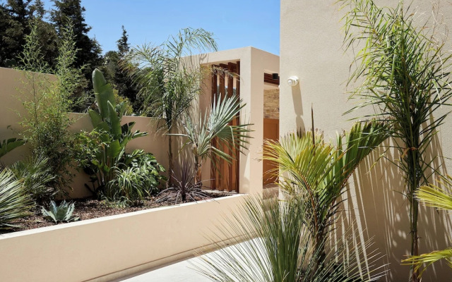 The Nook -luxury Living at the Edge of Tranquility