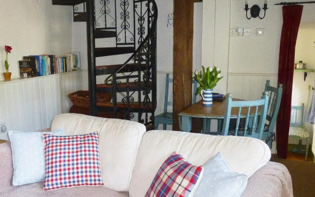 Hollies Cottage