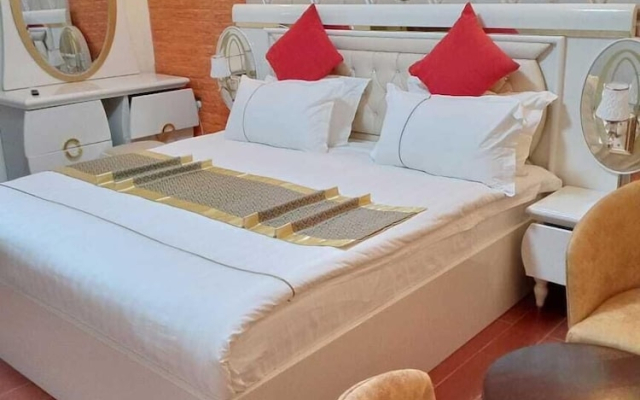 Gold Suite Hotel