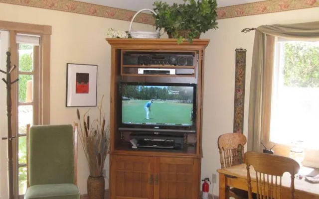 Tam Valley Bed & Breakfast