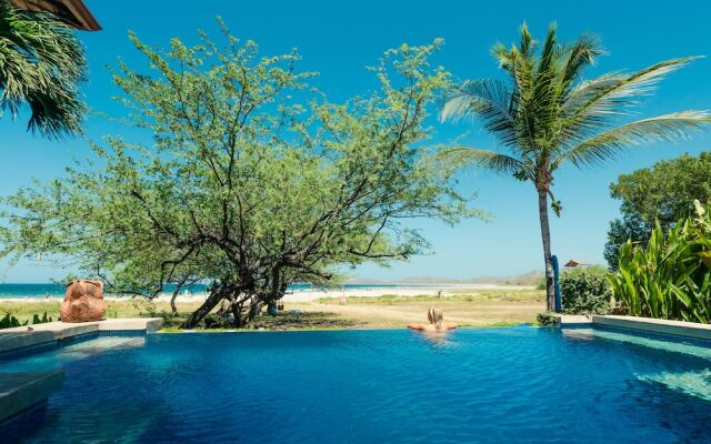 Witch's Rock Surf Camp Beachfront HOTEL