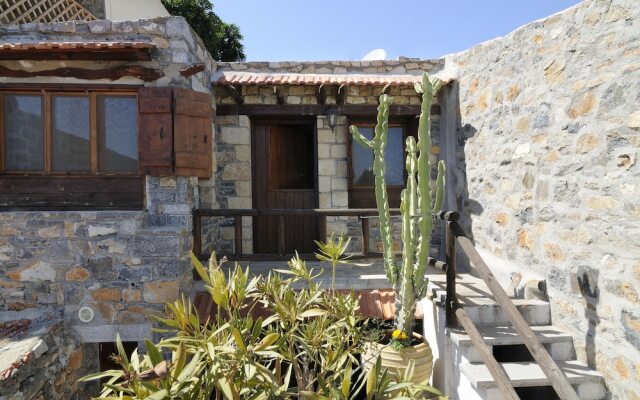 Elounda Traditional Art Suites