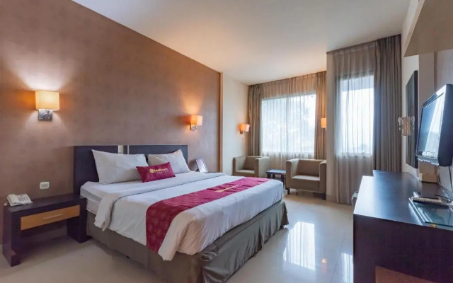 RedDoorz Premium near Paris Van Java Mall
