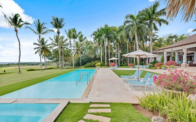 Magnificent Eight Bedroom Holiday Home