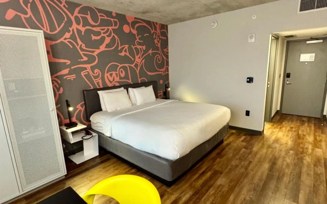 Kompose Boutique Hotel Miami Airport