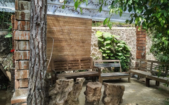 Omah Laras Homestay