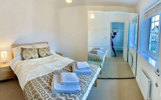 Property with Great Access - Sleeps max7
