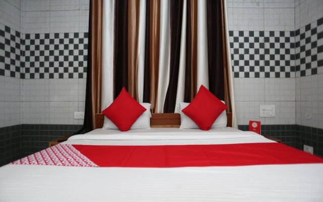 OYO 28835 Hotel Star