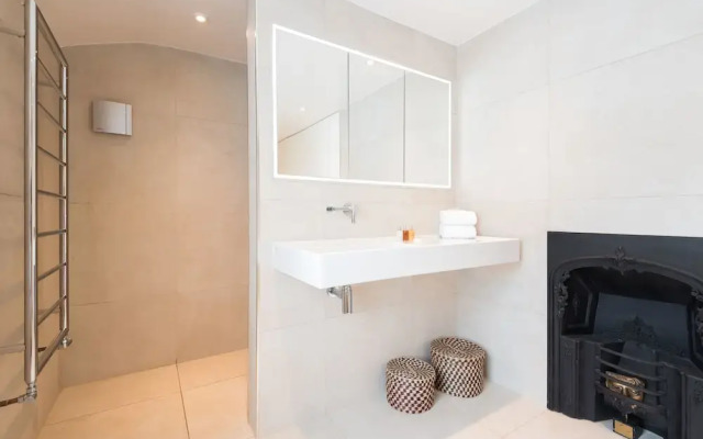 Beautiful Chiswick Home With Garden