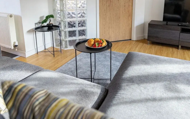Quaint 1 Bedroom 1st Floor Flat