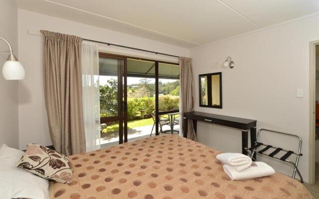 Waterfalls Estate - Motel & Campground