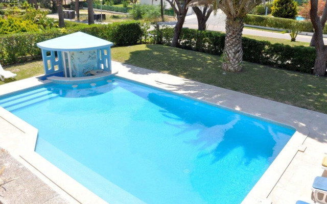 Spacious Villa in Vilamoura With Barbecue