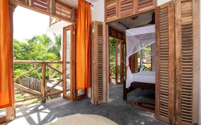 Asante Sana Beach Cottages