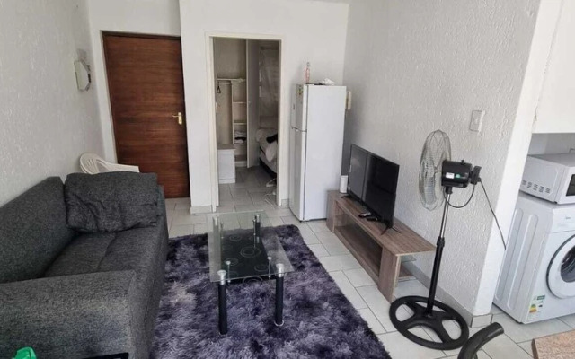 5Minutes Walk To Sandton Square Gautrain