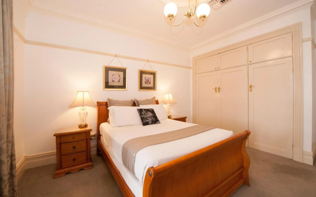 Cobb & Co Court Boutique Hotel