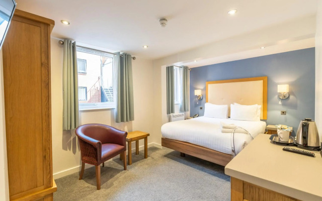 Waterside Hotel & Leisure Club