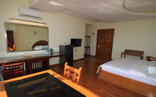 Hotel Varanathi