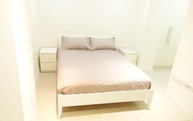 SS Property Hub - Large apartment near Hyde Park